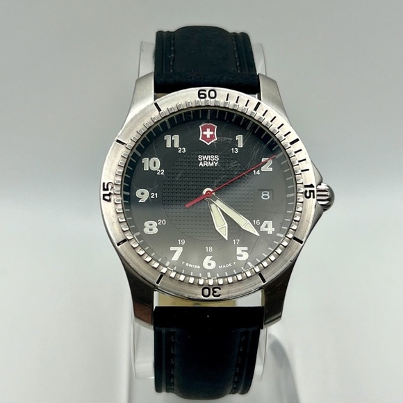 Vintage 97 Swiss Army Brand Men’s Swiss Stainless Steel Diver’s Watch Working